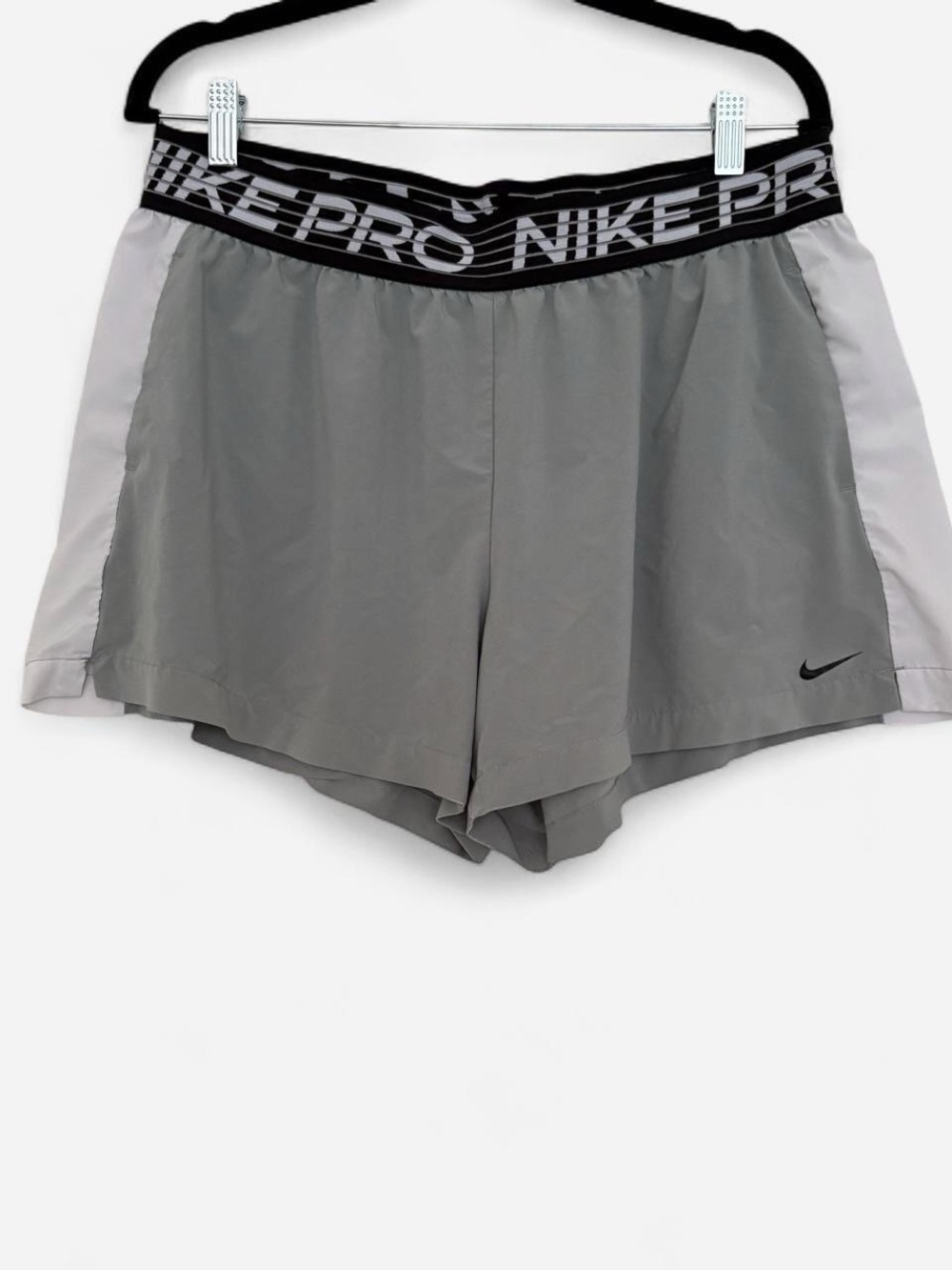 Nike Pro Flex Women's 2-in-1 shorts in gray and white Size XL